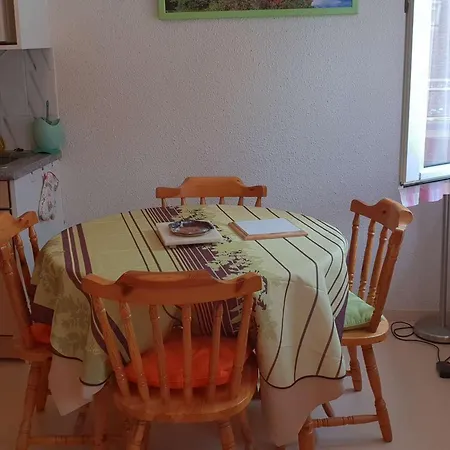 Cosy T2bis Pour 4-6 Pers. A Cauterets, Proche Centre, Parking Gratuit, Casier A Skis, Est - Fr-1-234-243 Apartment *